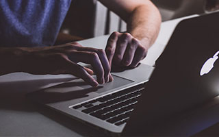 湖南伢子徐彬确定加盟英超狼队U21梯队，妈妈寄语：难走的都是上坡路