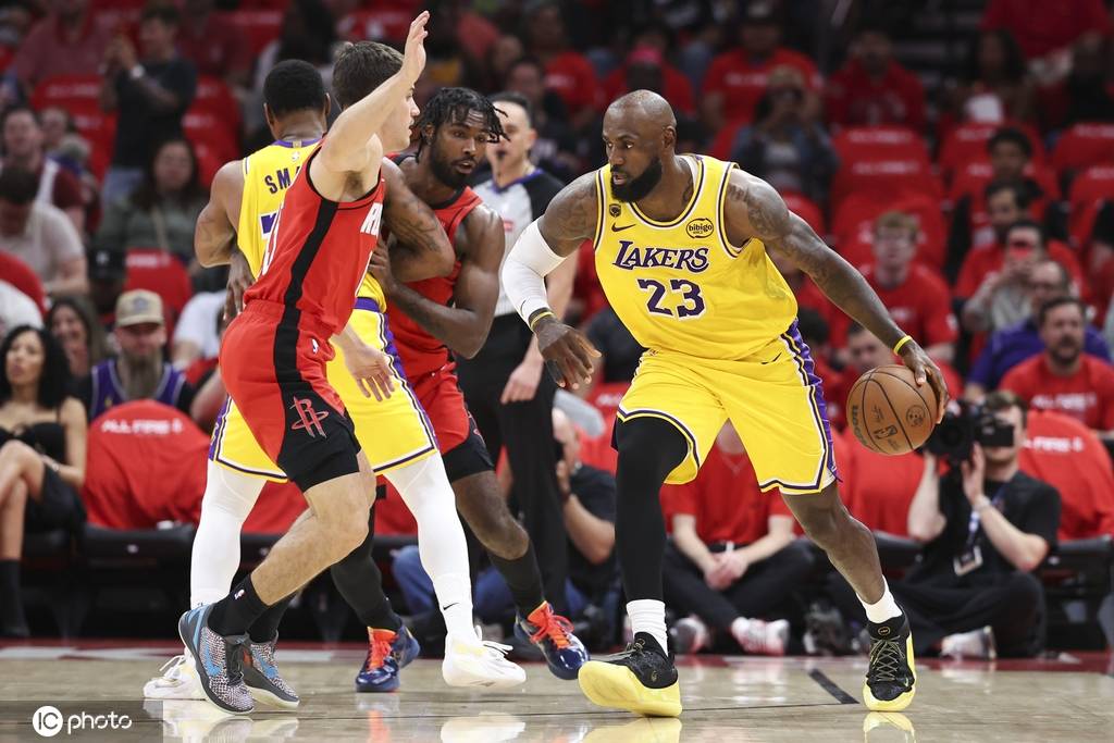 杜兰特伤缺詹姆斯29+13 斯马特21分湖人加时胜火箭夺赛点